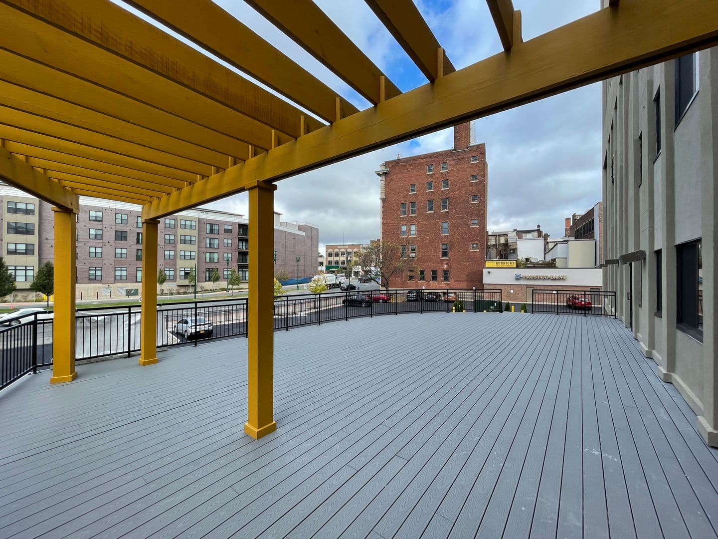 Schenectady Apartment: 192 Erie Blvd