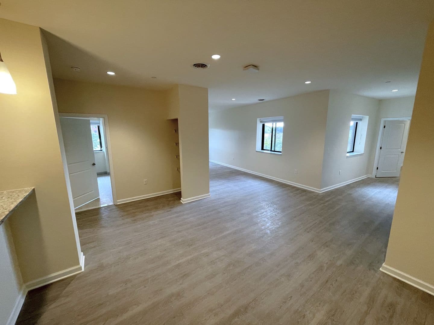 Schenectady Apartment: 192 Erie Blvd