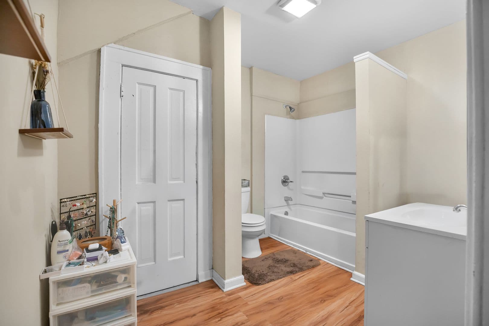 Albany Apartment: 55 Ten Broeck St