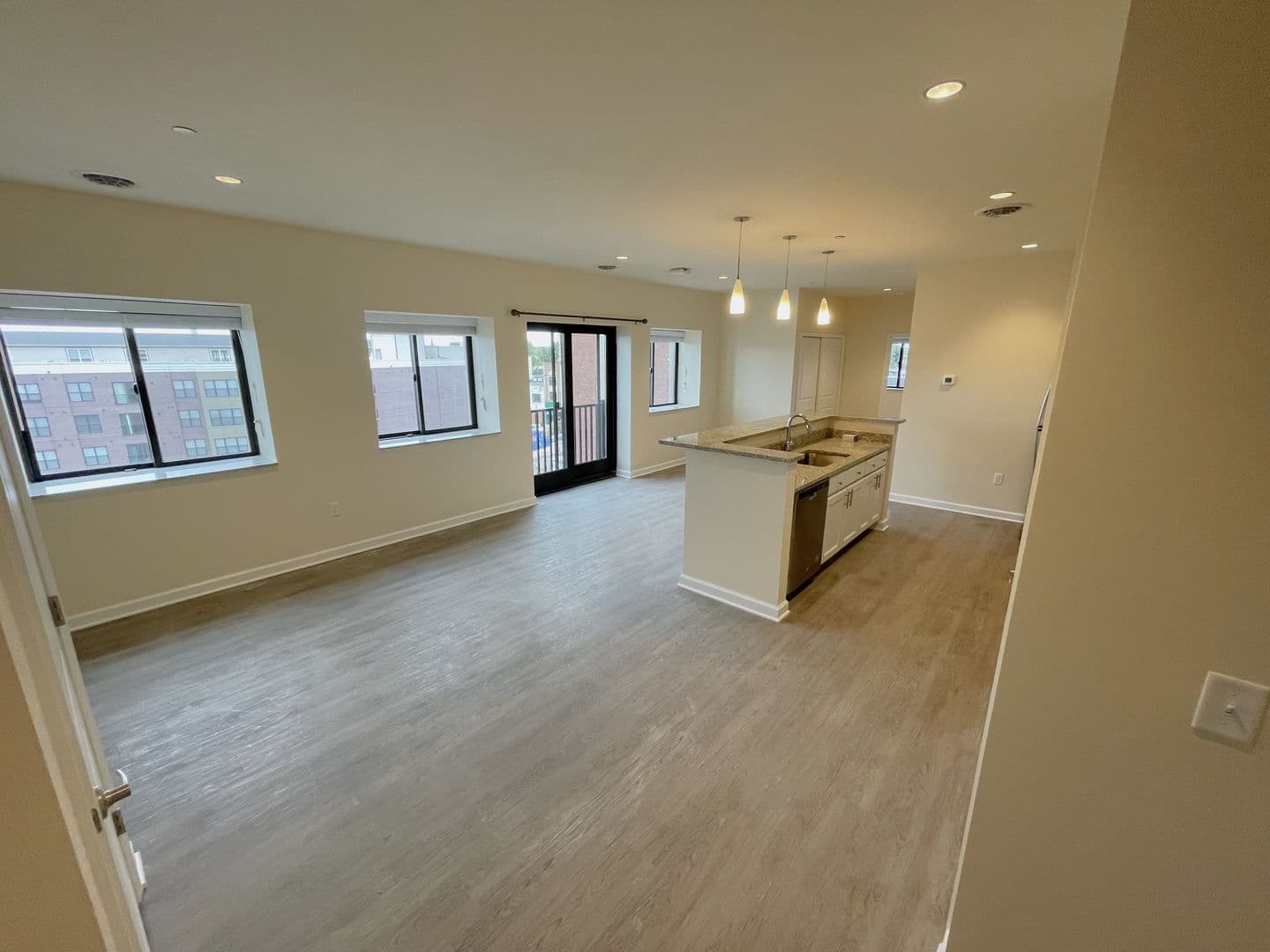 Schenectady Apartment: 192 Erie Blvd