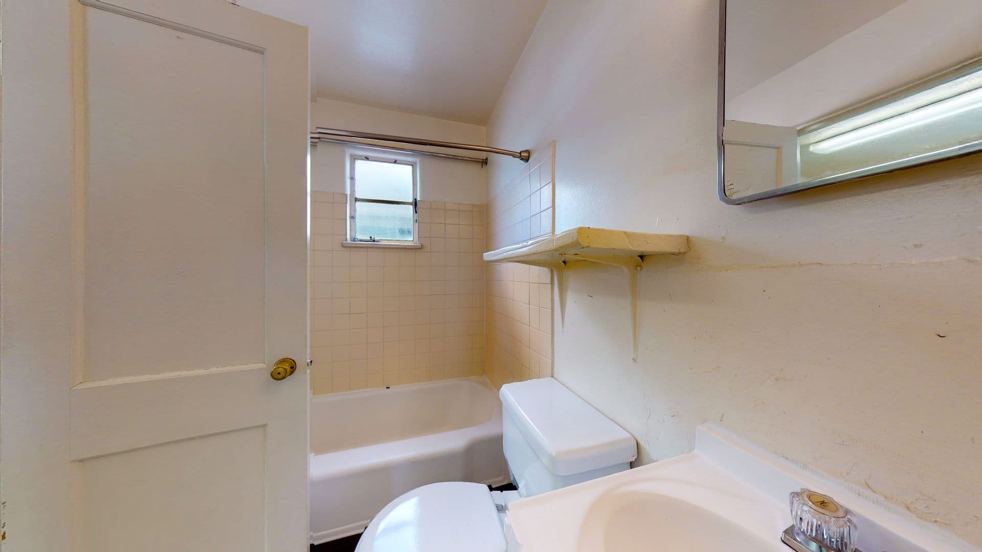 Albuquerque Apartment: 1816 Lead Avenue SE