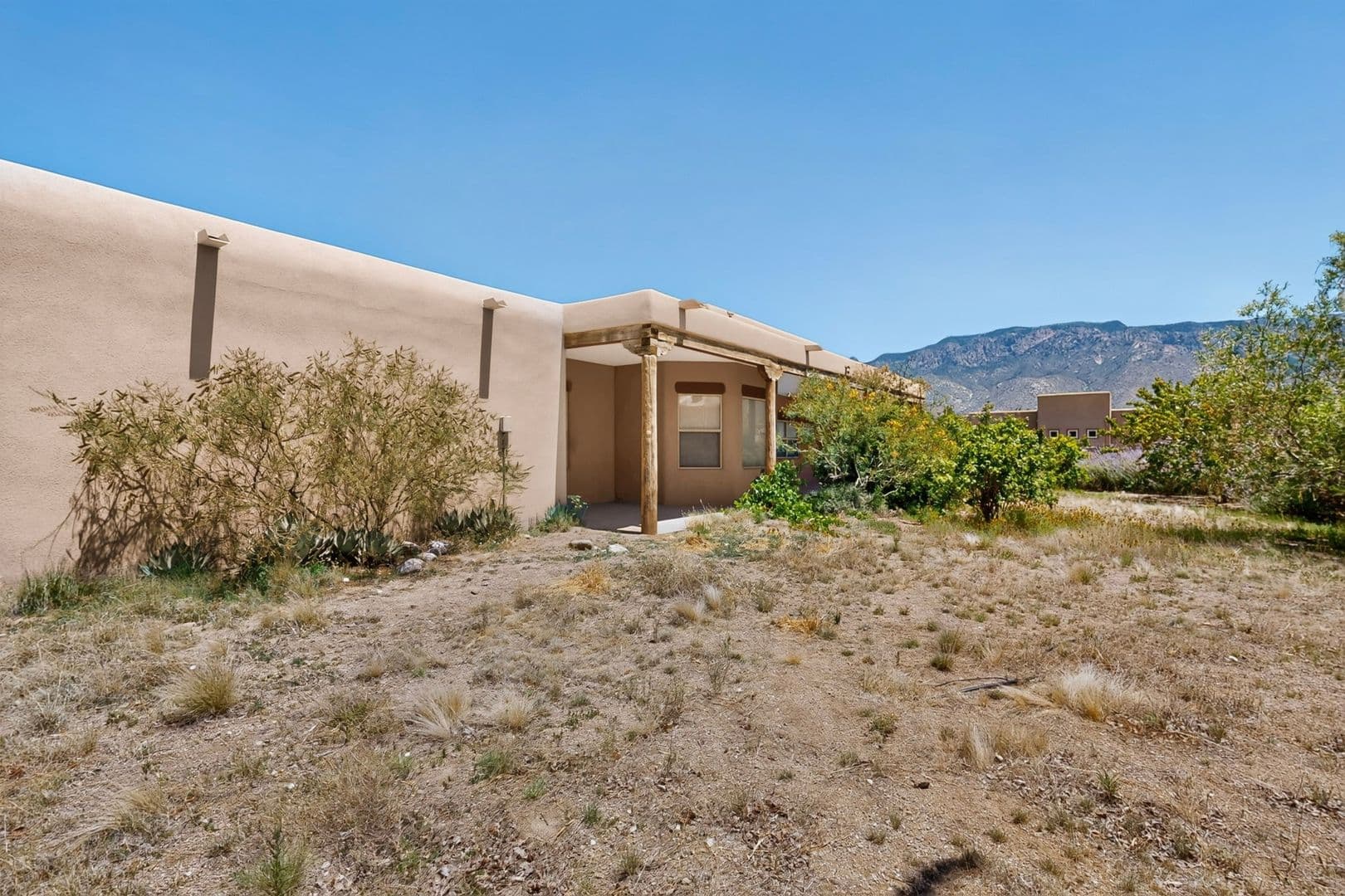 Albuquerque House: 10900 San Francisco Rd NE