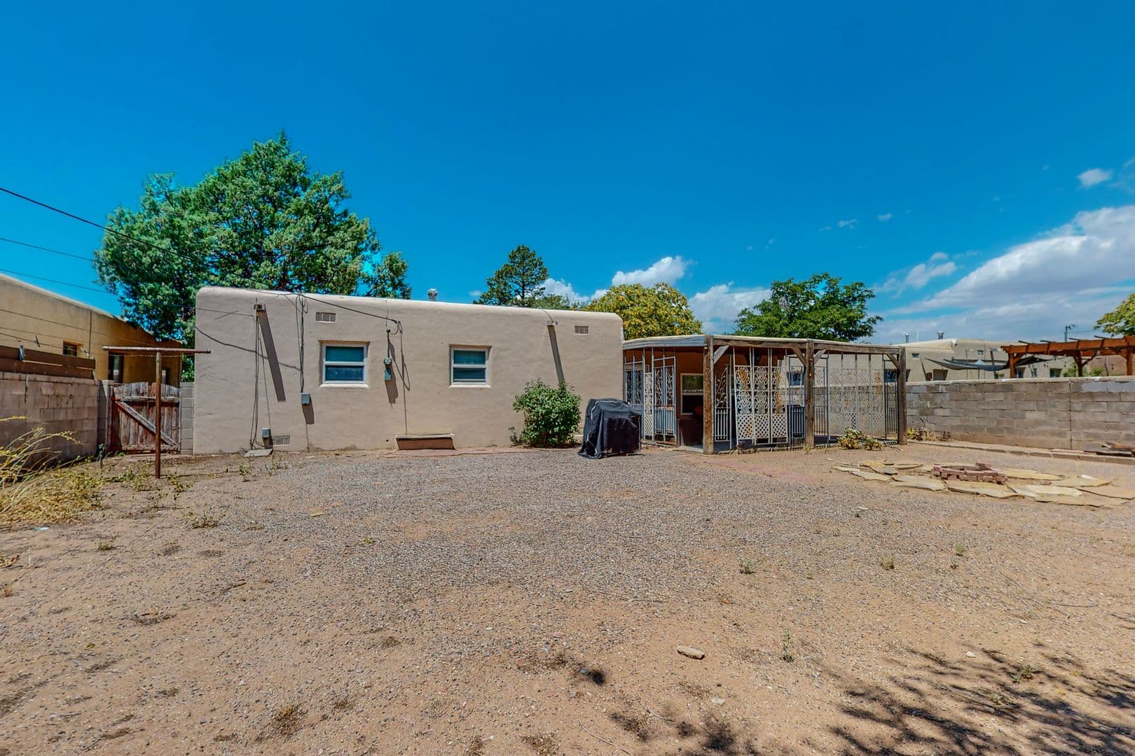 Albuquerque House: 1716 Bryn Mawr Dr NE