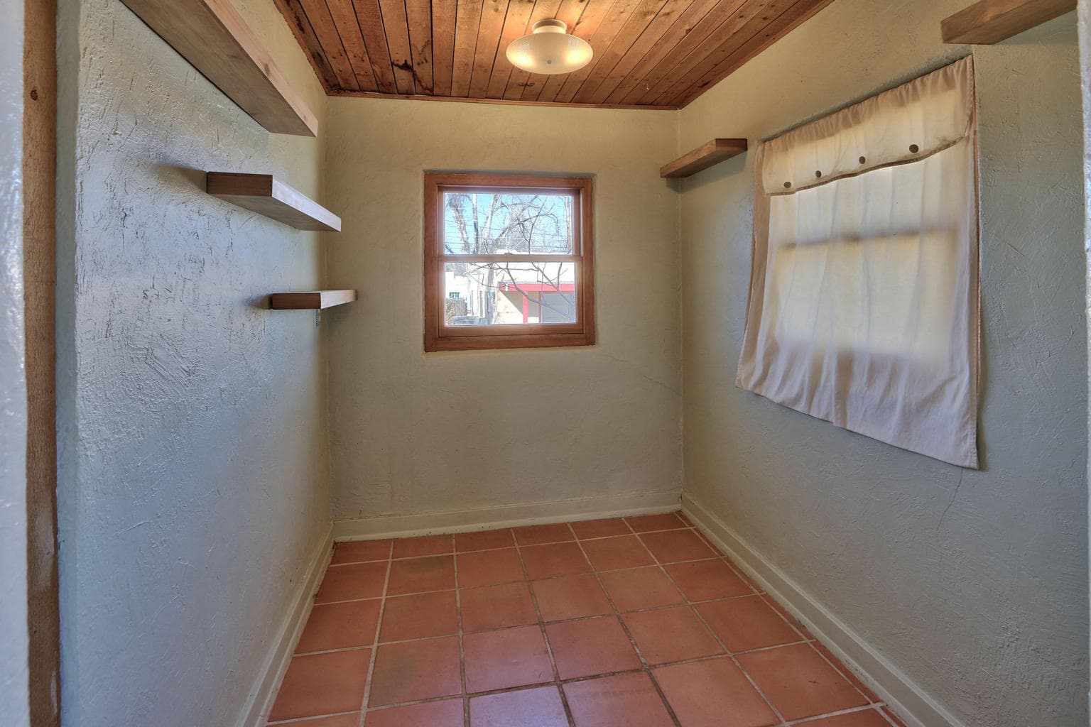 Albuquerque Apartment: 2111 Lead Avenue SE