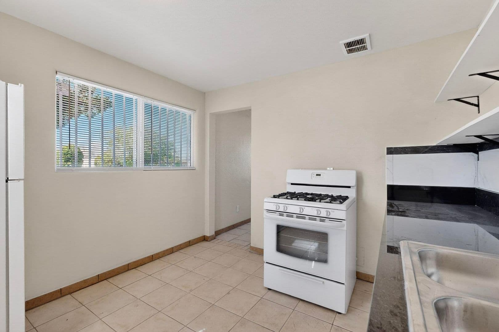 Albuquerque Apartment: Z536 Cardenas Dr SE