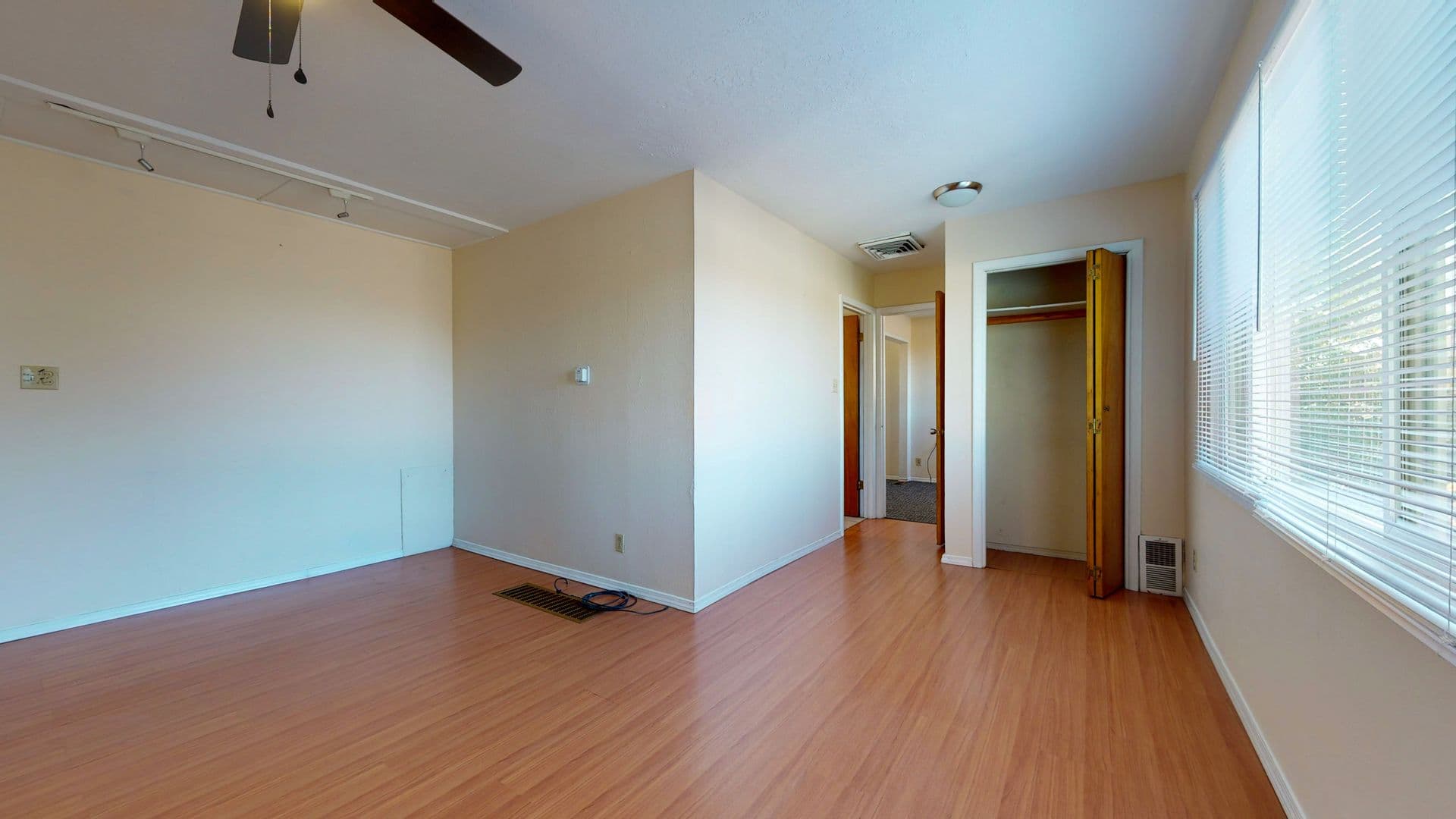 Albuquerque Apartment: 404 Prospect Ave NE
