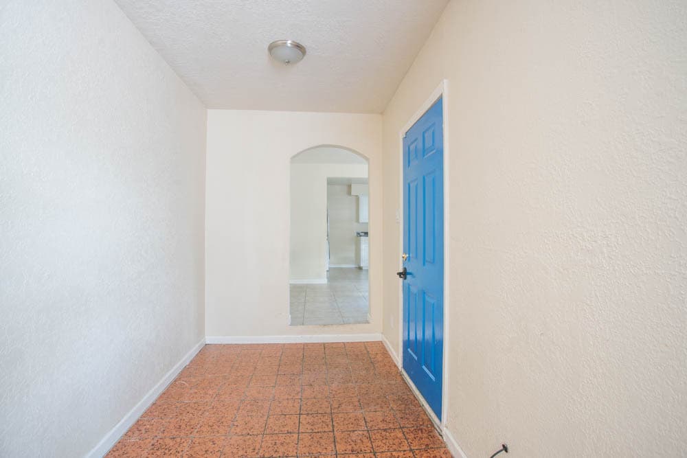 Albuquerque House: 1846 Henry Circle SW
