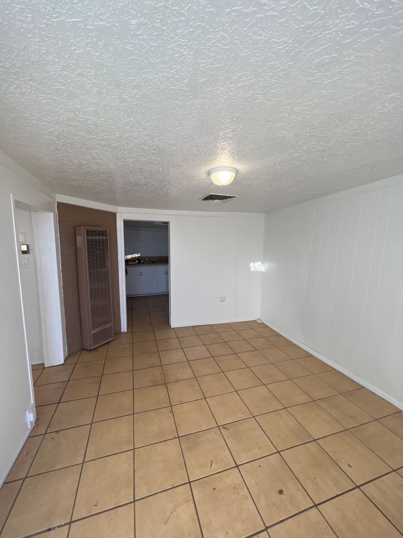 Albuquerque Apartment: 3924 3rd Street NW