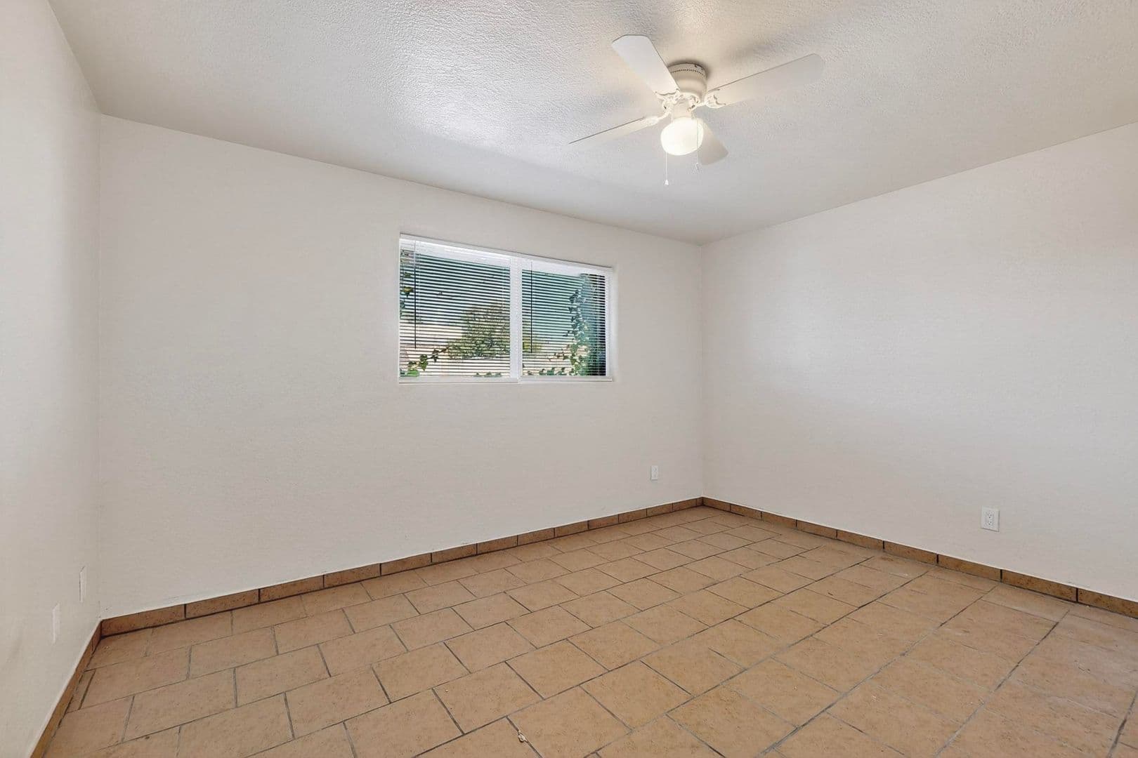 Albuquerque Apartment: Z540 Cardenas Dr SE
