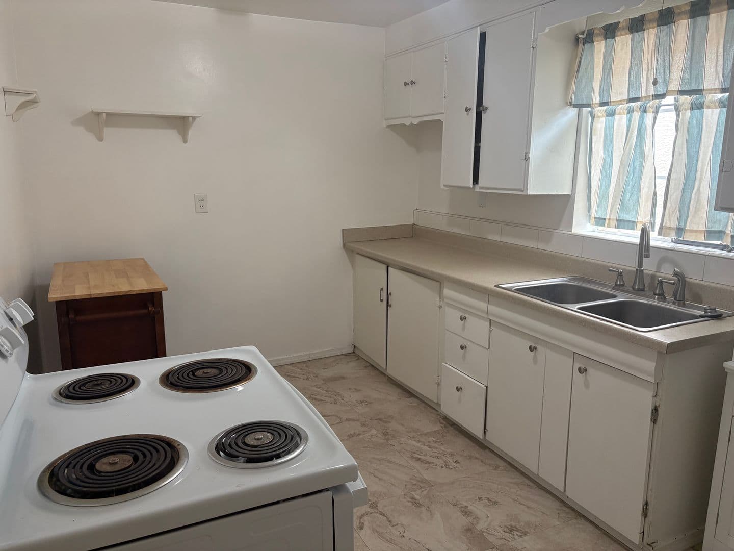 Albuquerque Apartment: 223 Solano Dr NE