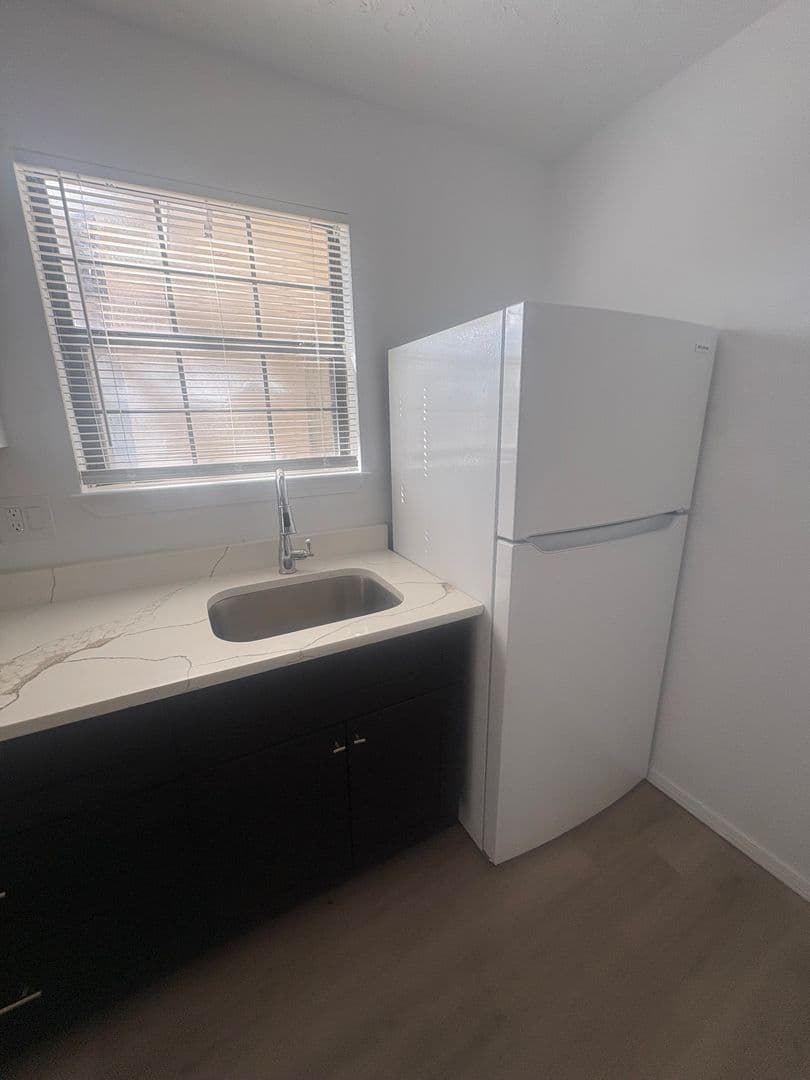 Albuquerque Apartment: 816 Coal Avenue SW