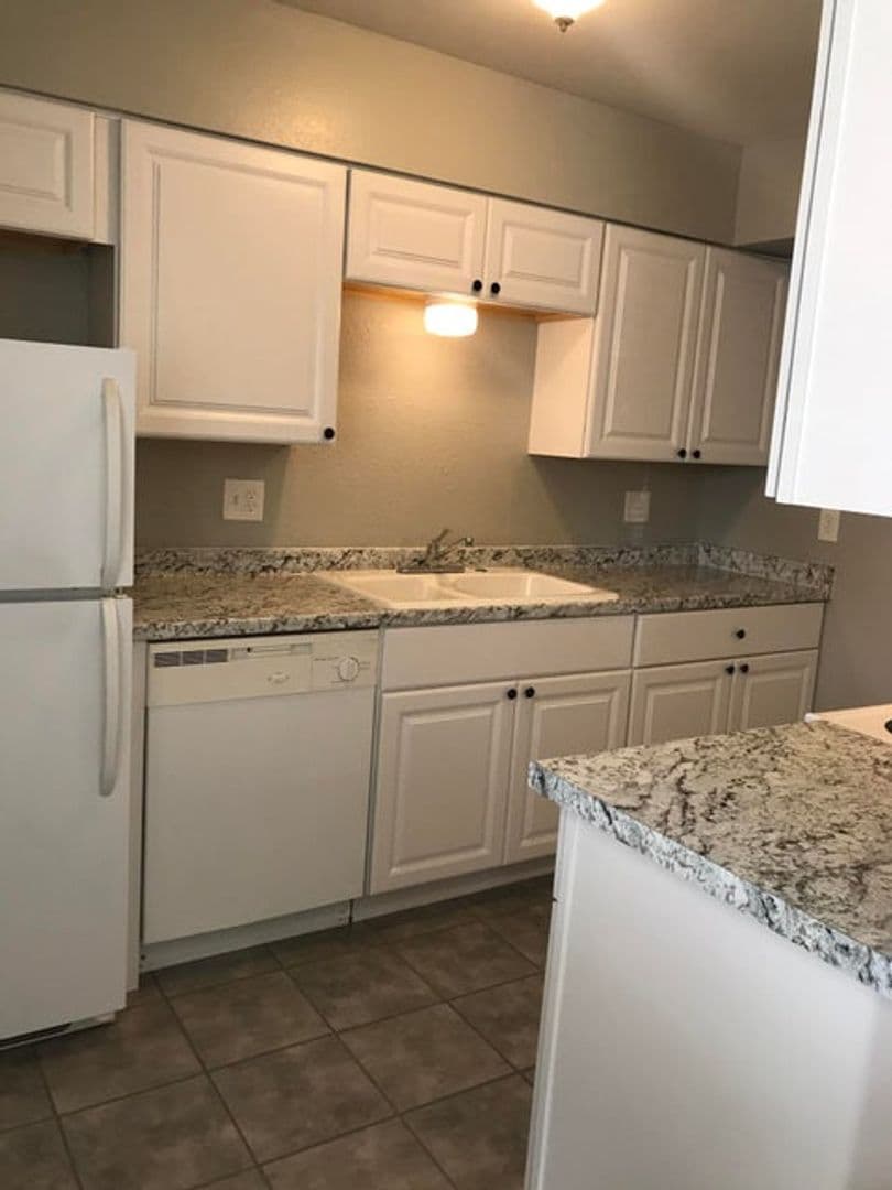 Albuquerque Apartment: 8401 Marquette Ave NE