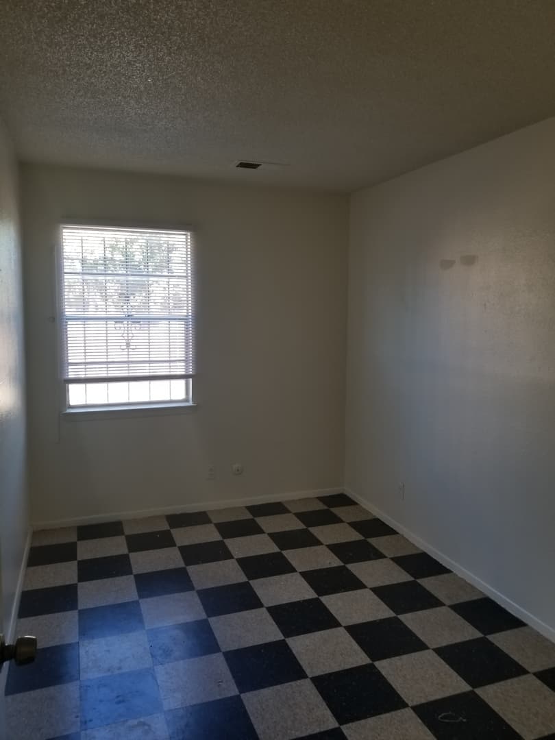 Albuquerque Apartment: 419 Vassar Dr SE
