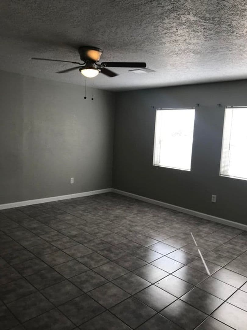 Albuquerque Apartment: 8401 Marquette Ave NE