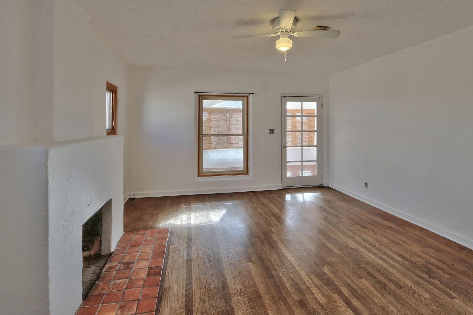 Albuquerque Apartment: 2111 Lead Avenue SE