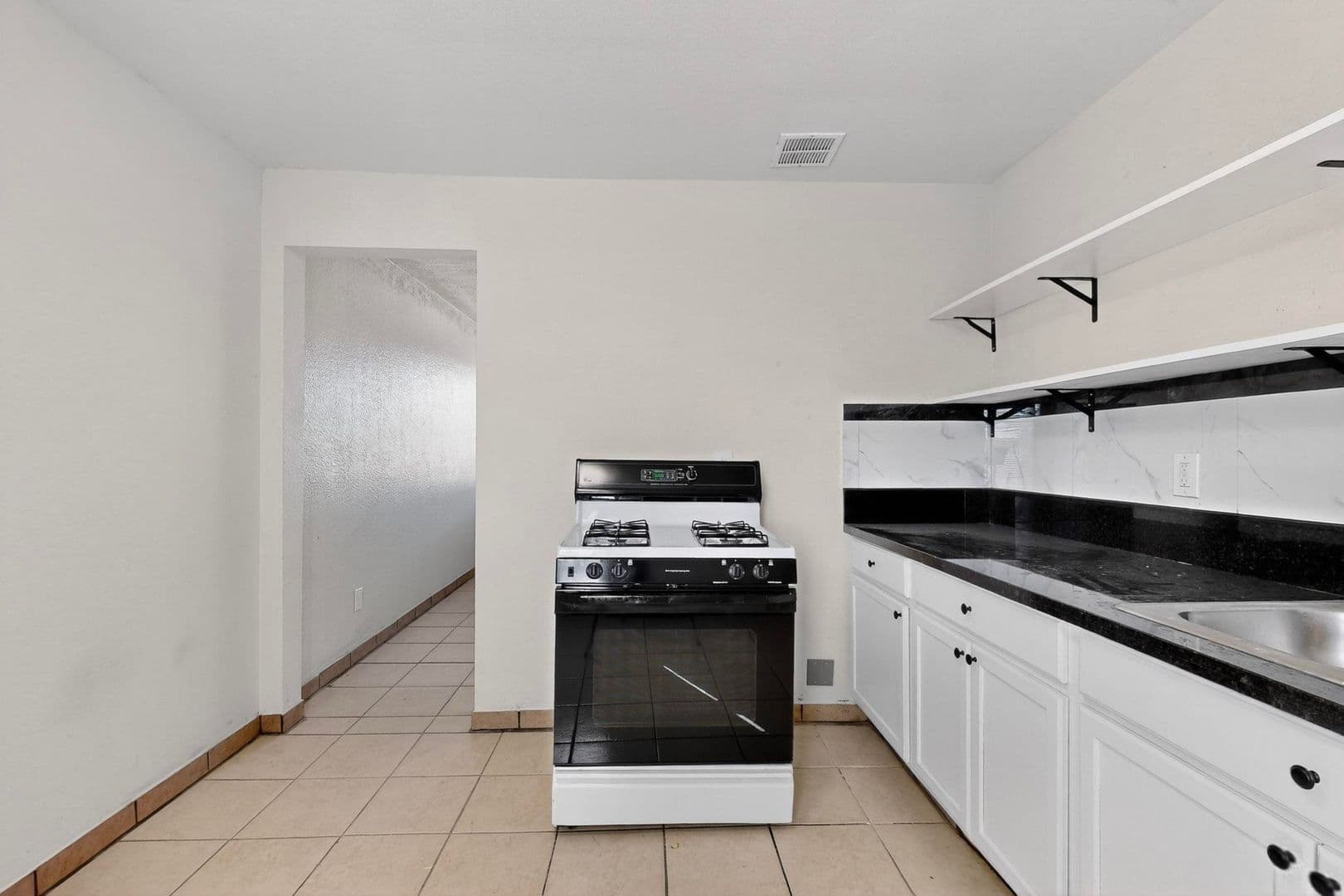 Albuquerque Apartment: Z540 Cardenas Dr SE