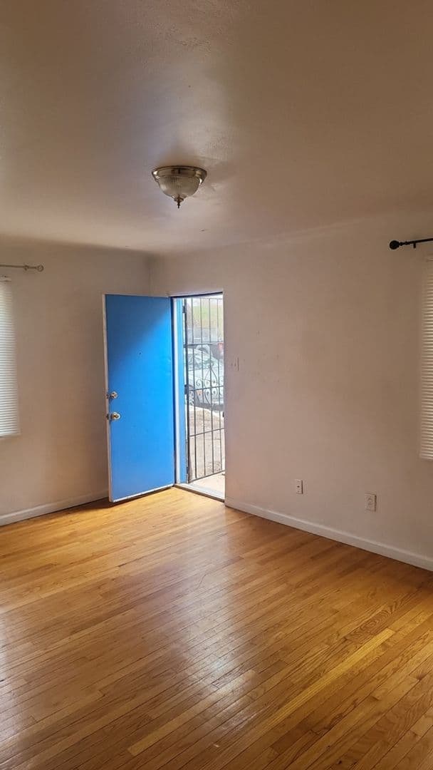 Albuquerque Apartment: 1407 - 1409 Hazeldine Ave SE