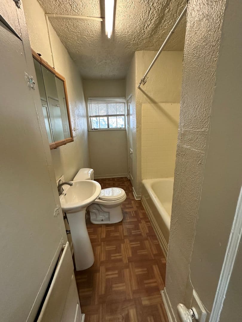 Albuquerque Apartment: Stanford/Silver