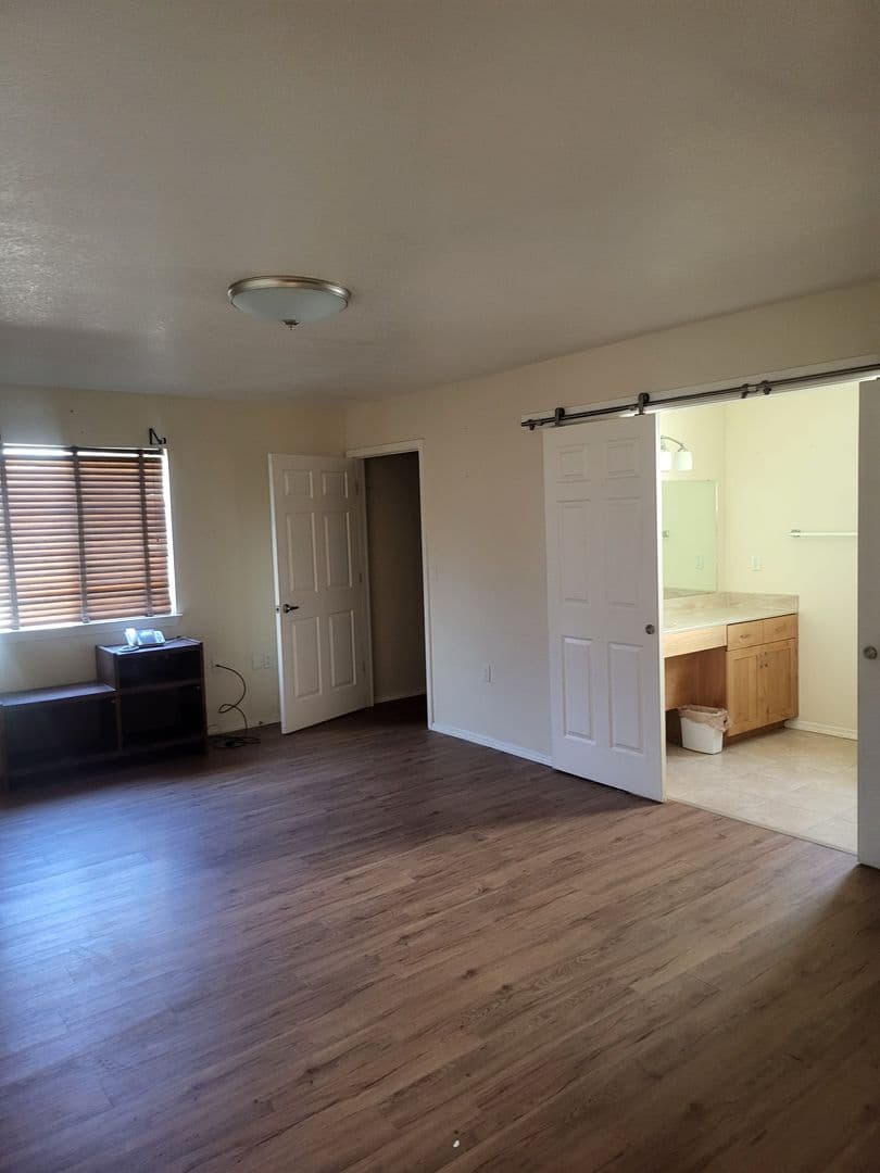 Albuquerque House: 13001 Skyview Ave NE