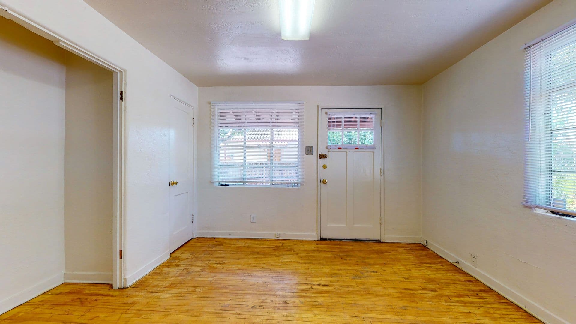 Albuquerque Apartment: 1816 Lead Avenue SE