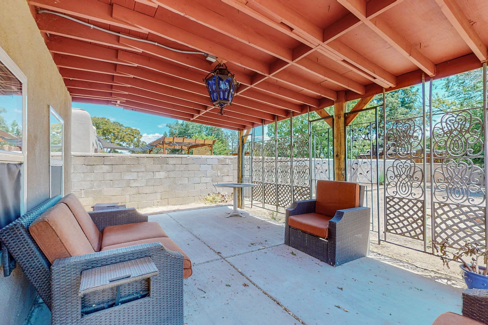 Albuquerque House: 1716 Bryn Mawr Dr NE