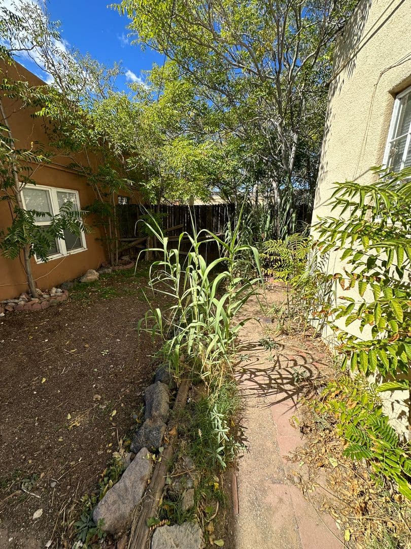 Albuquerque Apartment: Stanford/Silver