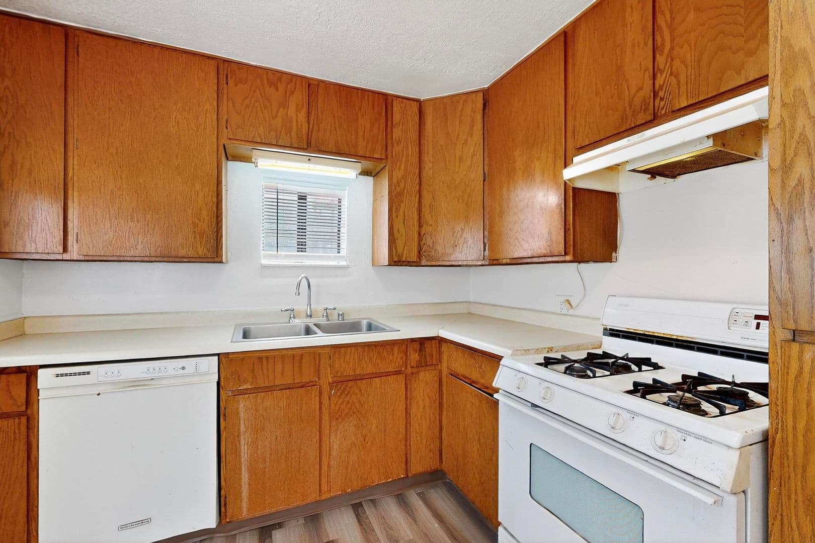 Albuquerque House: 5016 5th Street NW