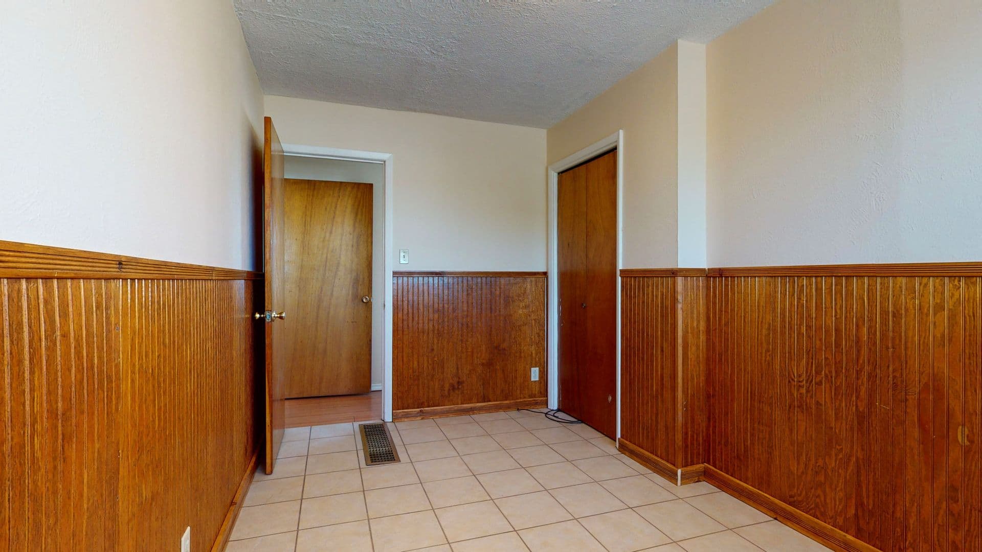 Albuquerque Apartment: 404 Prospect Ave NE