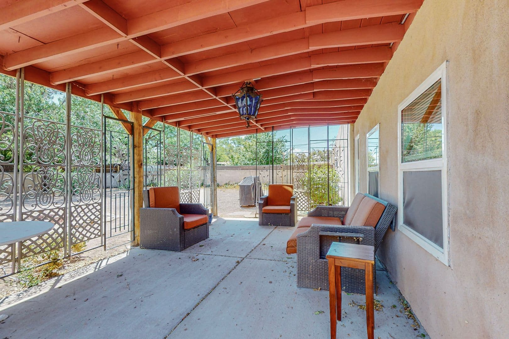 Albuquerque House: 1716 Bryn Mawr Dr NE