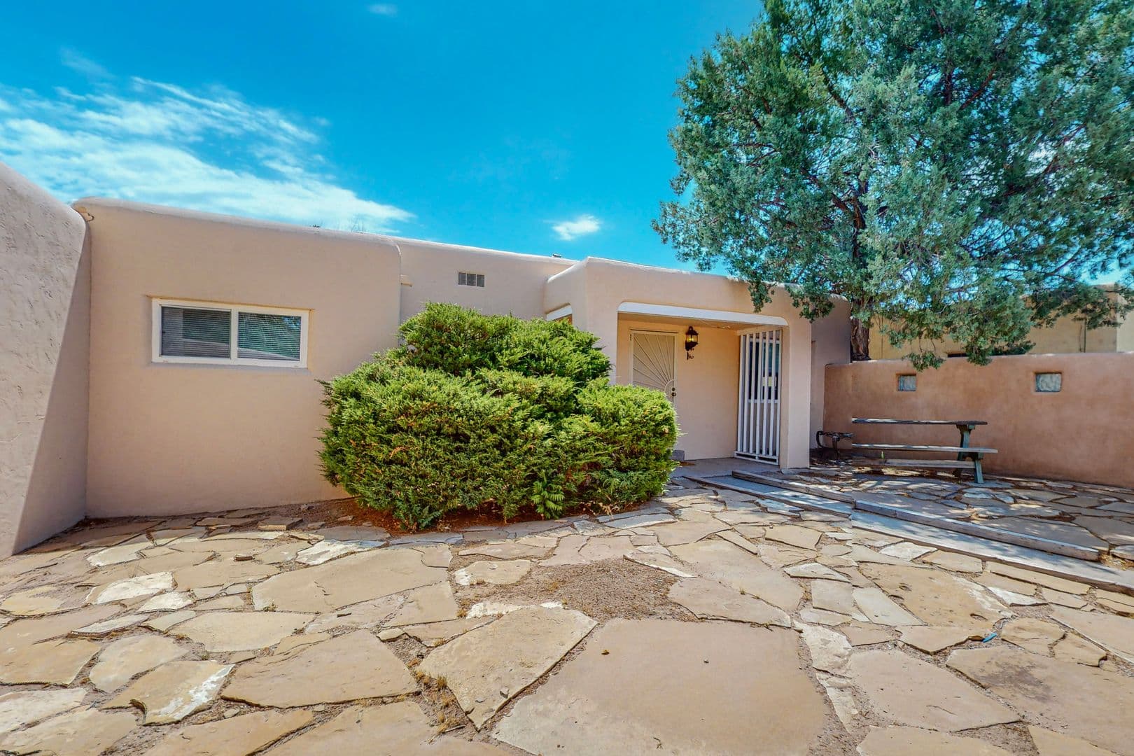 Albuquerque House: 1716 Bryn Mawr Dr NE
