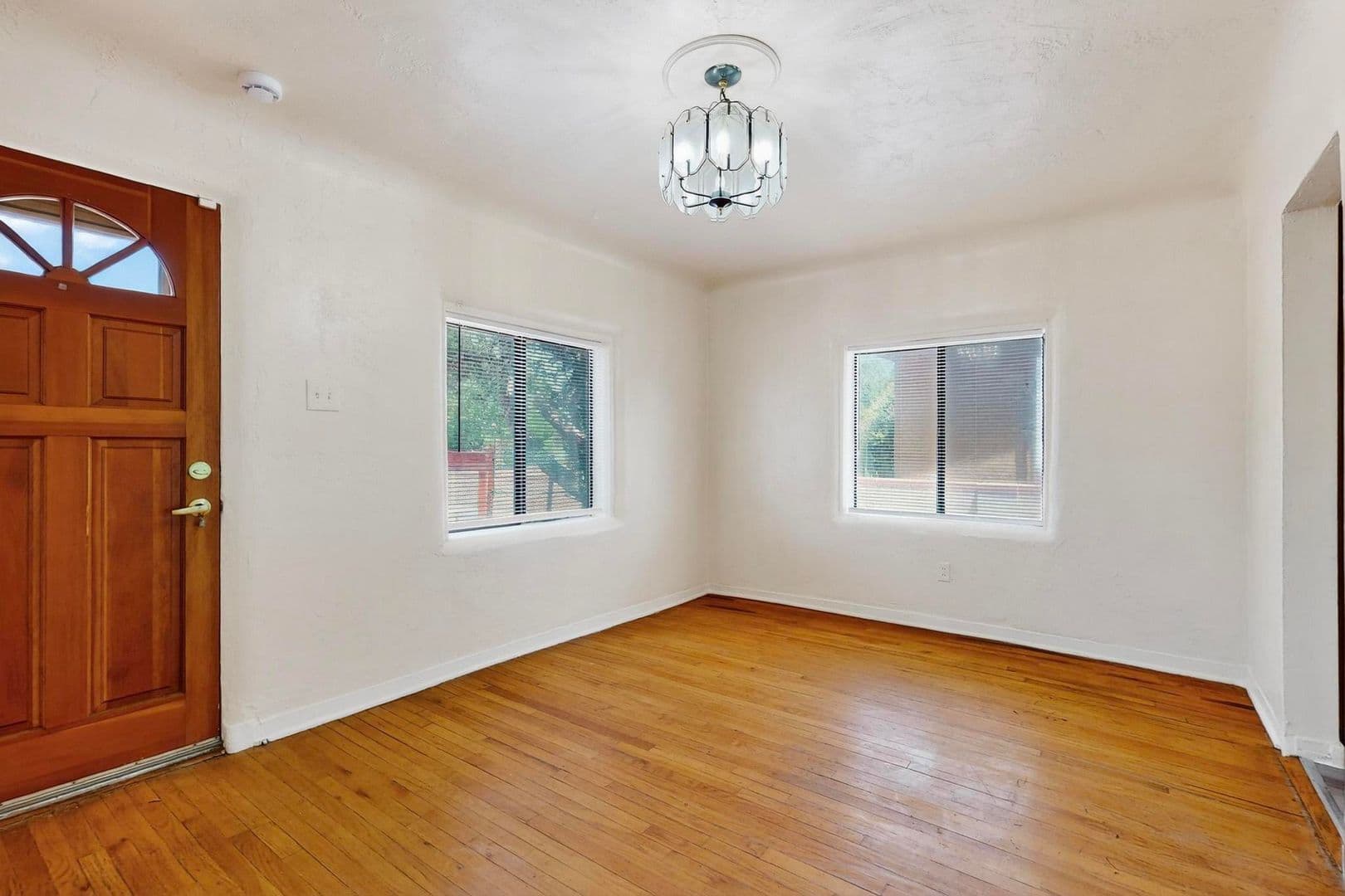 Albuquerque House: 5016 5th Street NW