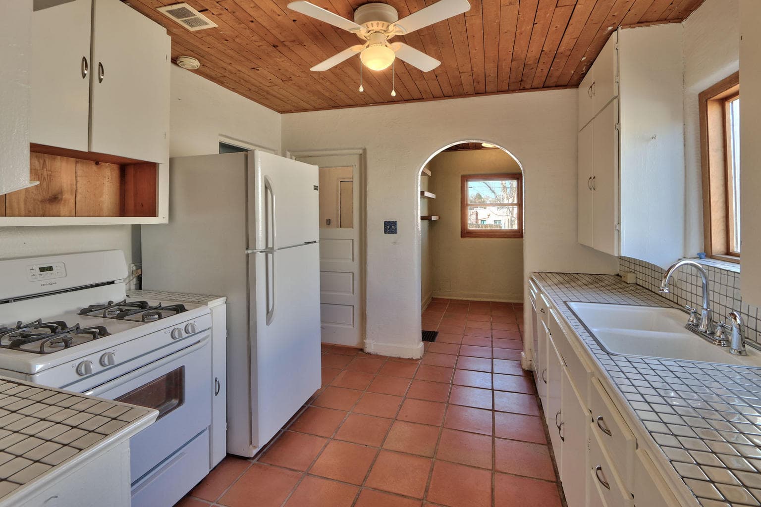 Albuquerque Apartment: 2111 Lead Avenue SE