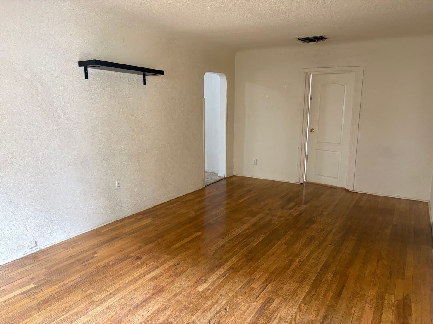 Albuquerque Apartment: 223 Solano Dr NE