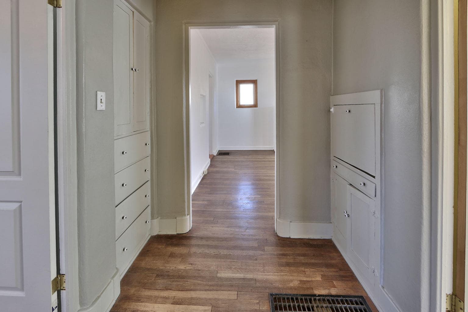 Albuquerque Apartment: 2111 Lead Avenue SE