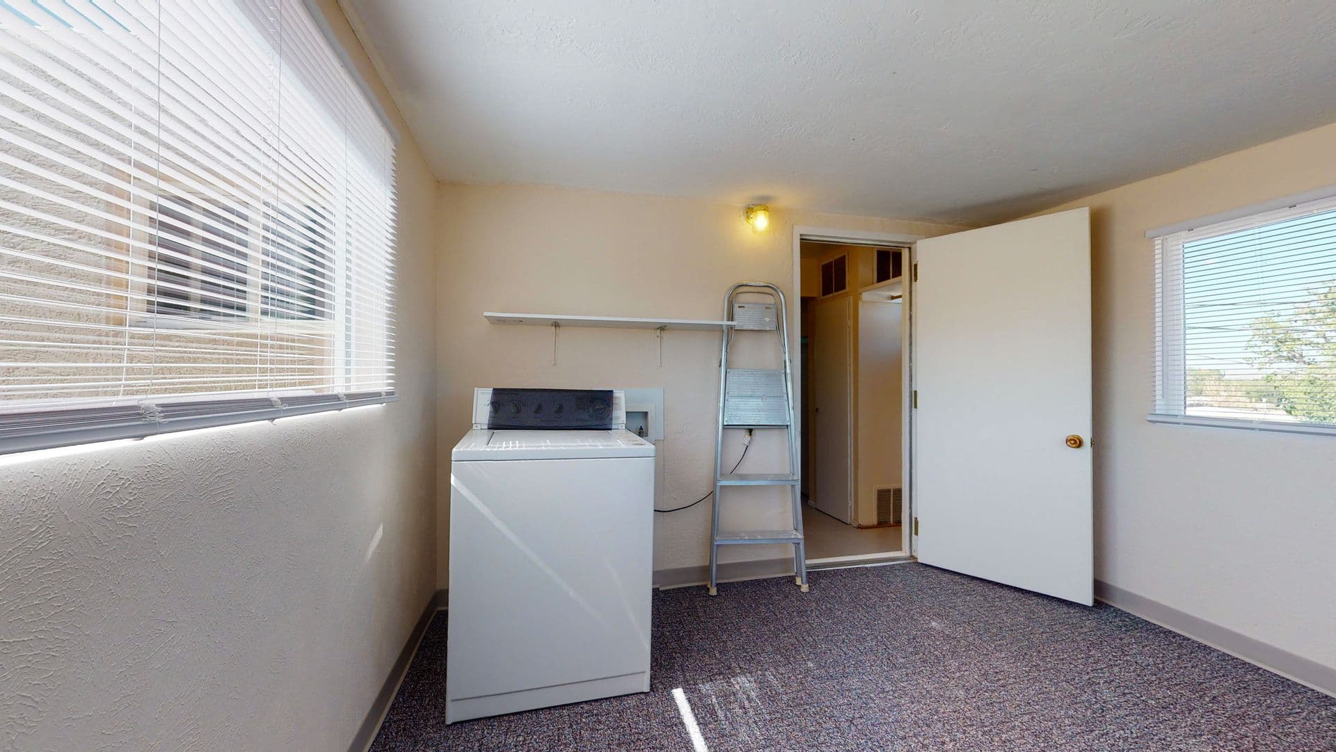 Albuquerque Apartment: 404 Prospect Ave NE