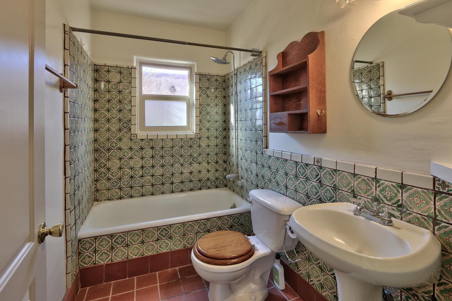 Albuquerque Apartment: 2111 Lead Avenue SE