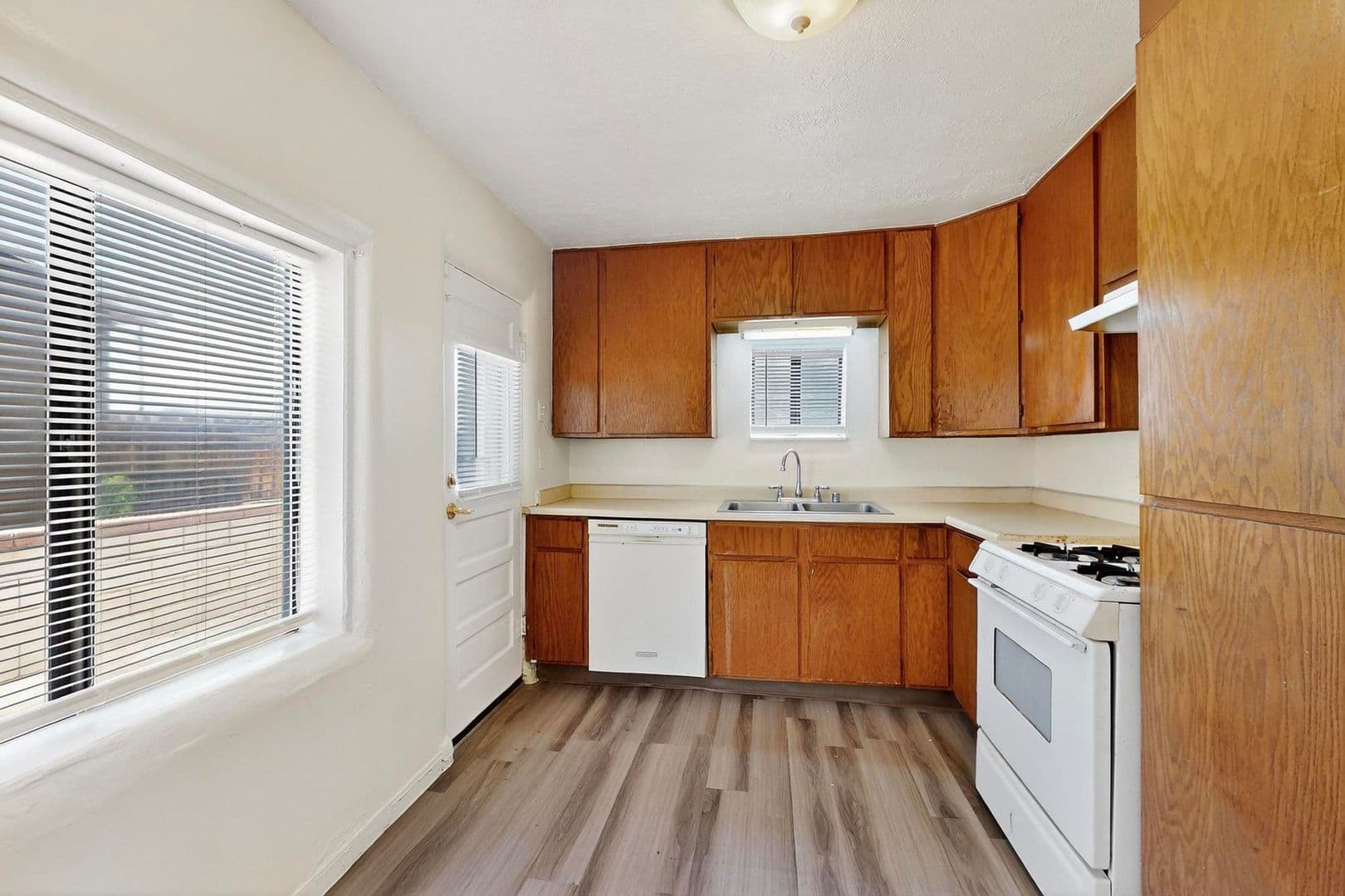 Albuquerque House: 5016 5th Street NW