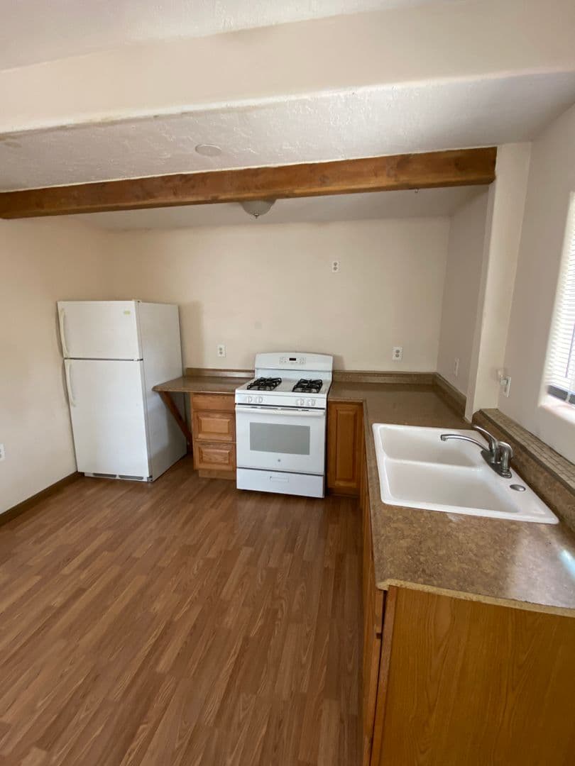 Albuquerque Apartment: 431 Virginia Street NE