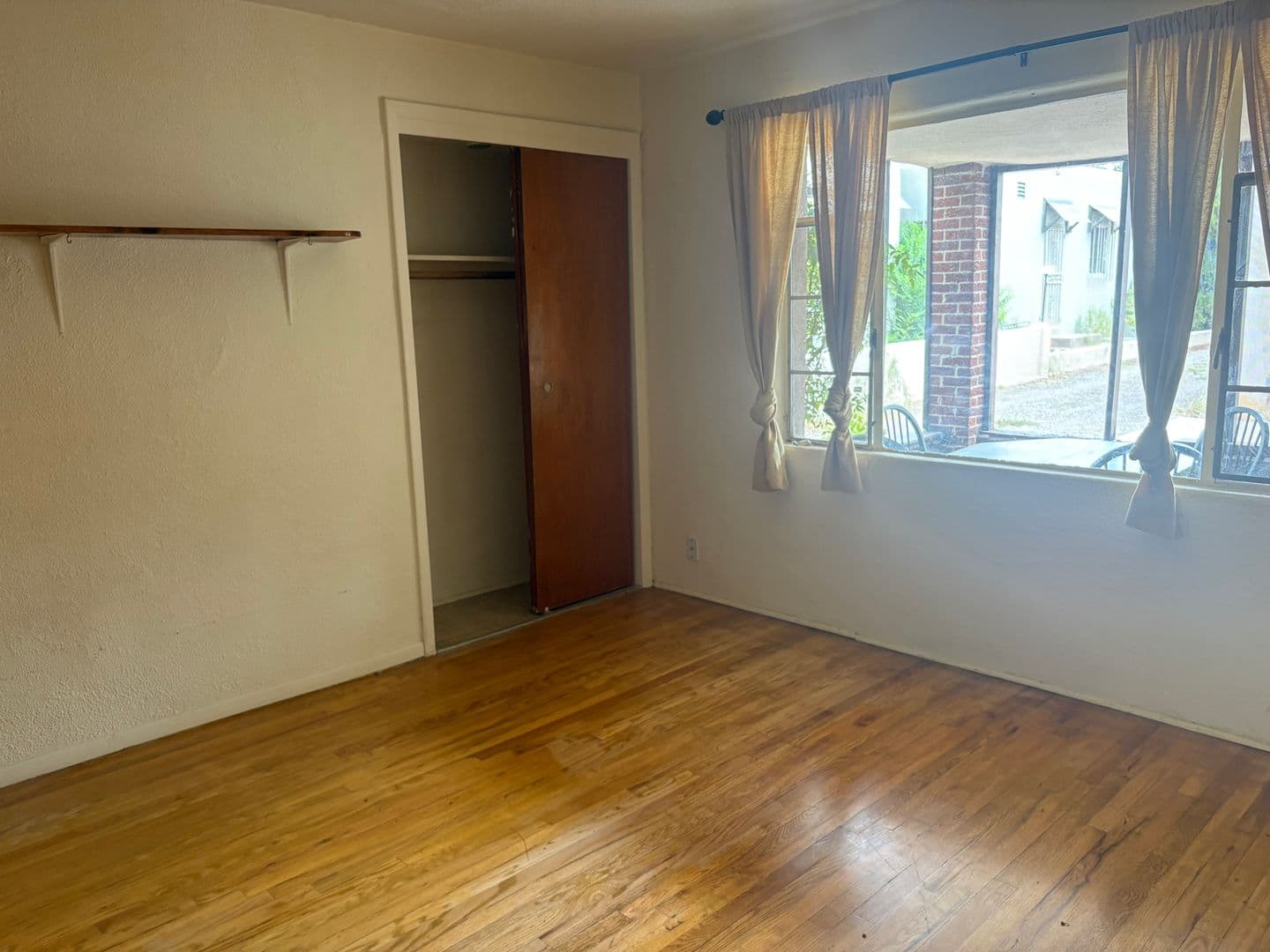 Albuquerque Apartment: 223 Solano Dr NE
