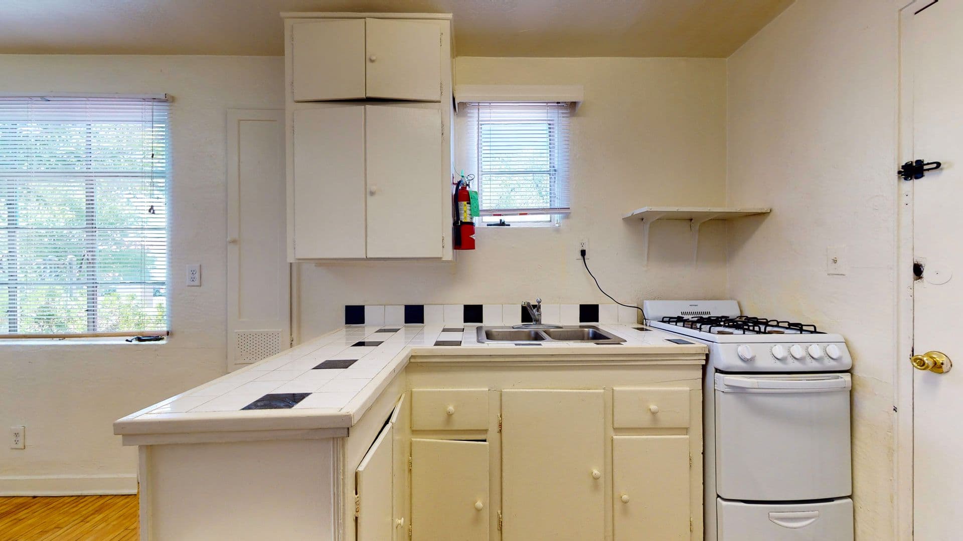 Albuquerque Apartment: 1816 Lead Avenue SE