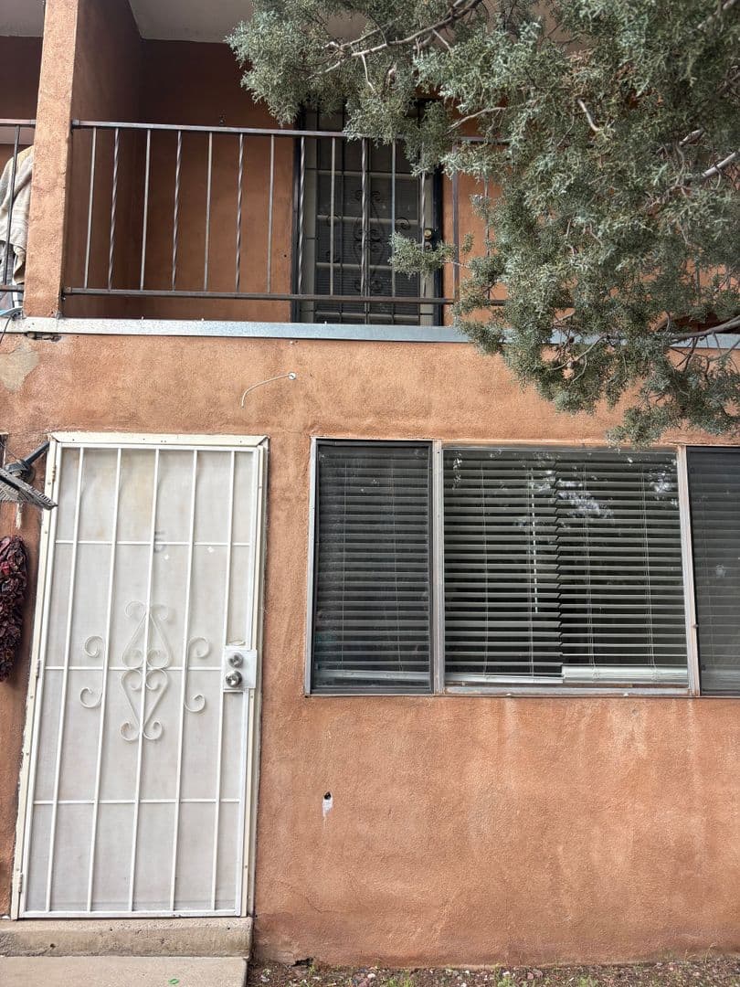Albuquerque Apartment: 504 Candelaria Blvd. NW
