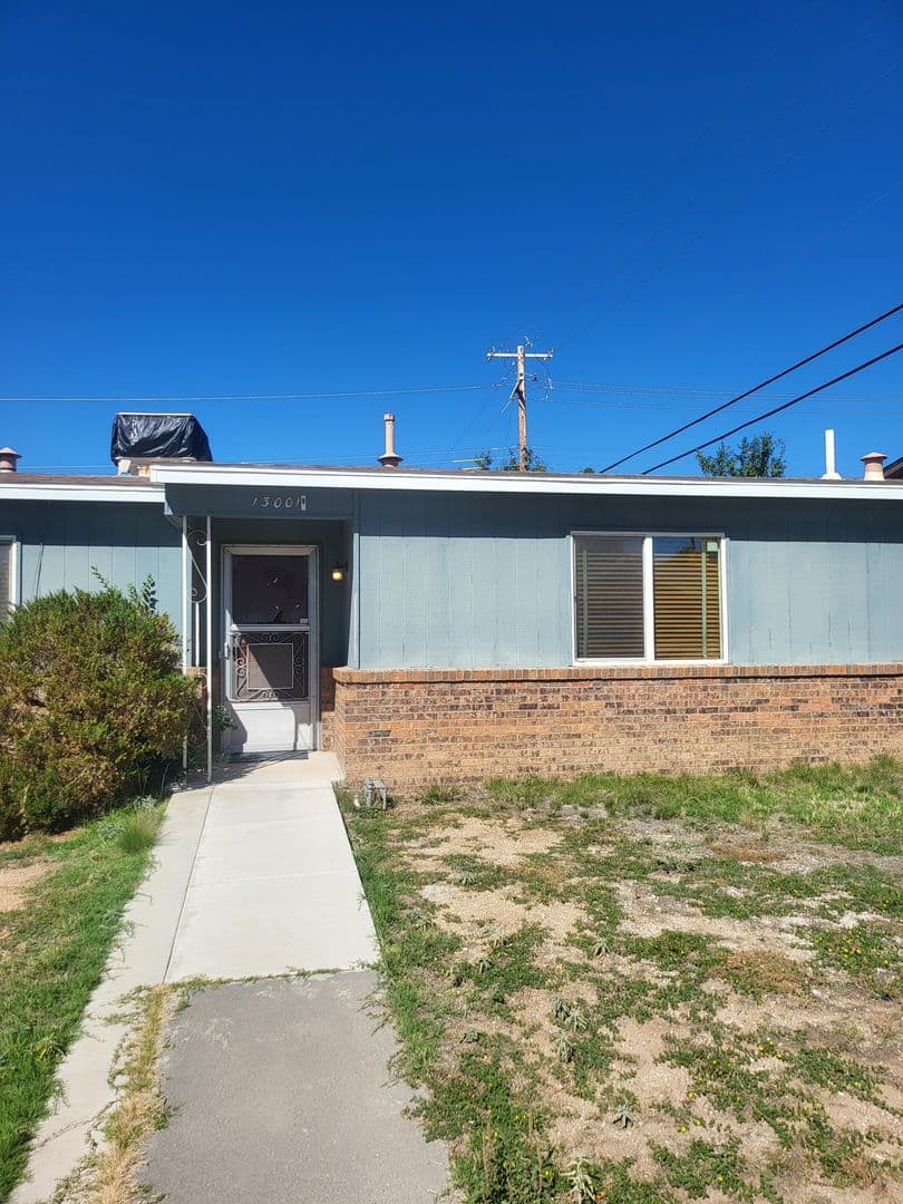 Albuquerque House: 13001 Skyview Ave NE