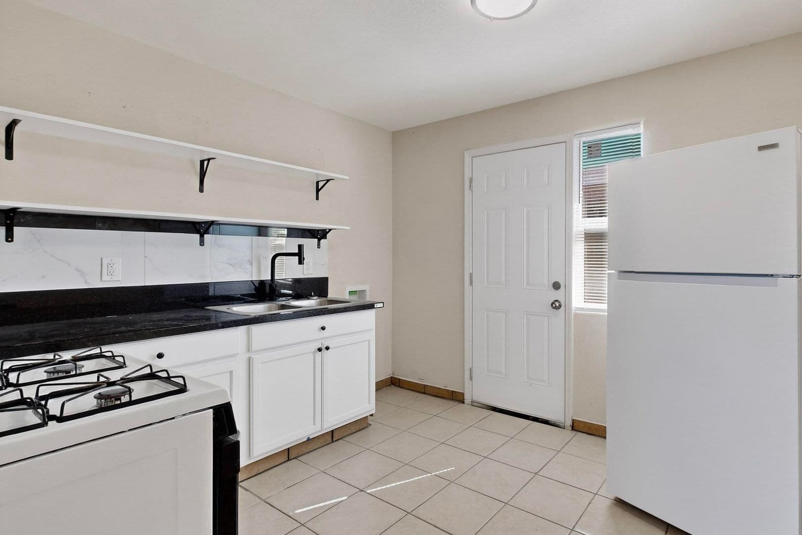 Albuquerque Apartment: Z540 Cardenas Dr SE