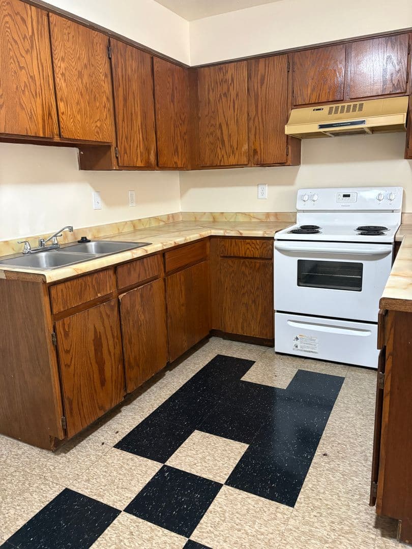 Albuquerque Apartment: 504 Candelaria Blvd. NW