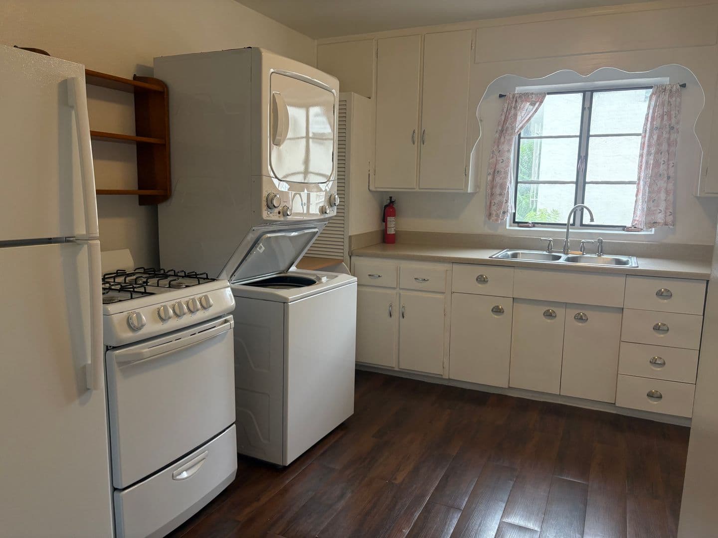 Albuquerque Apartment: 223 Solano Dr NE