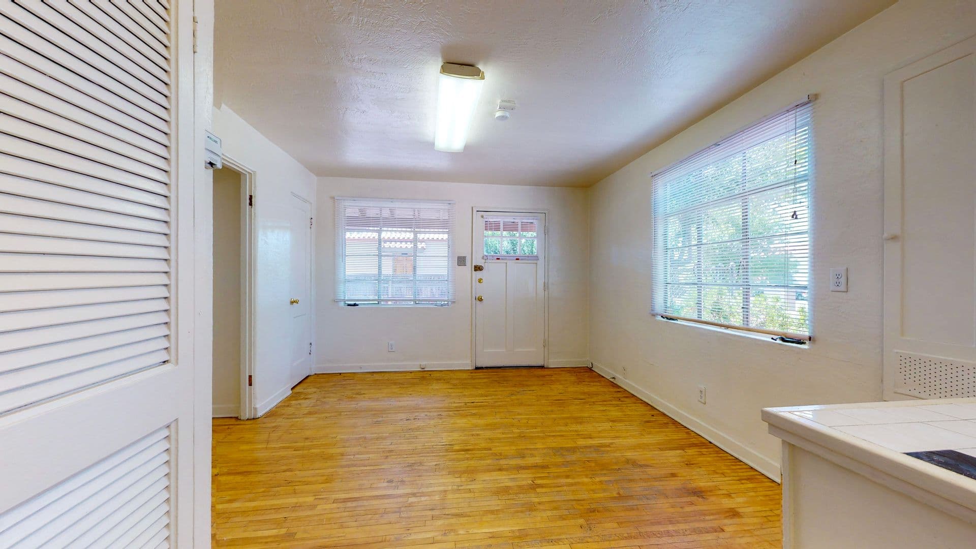 Albuquerque Apartment: 1816 Lead Avenue SE