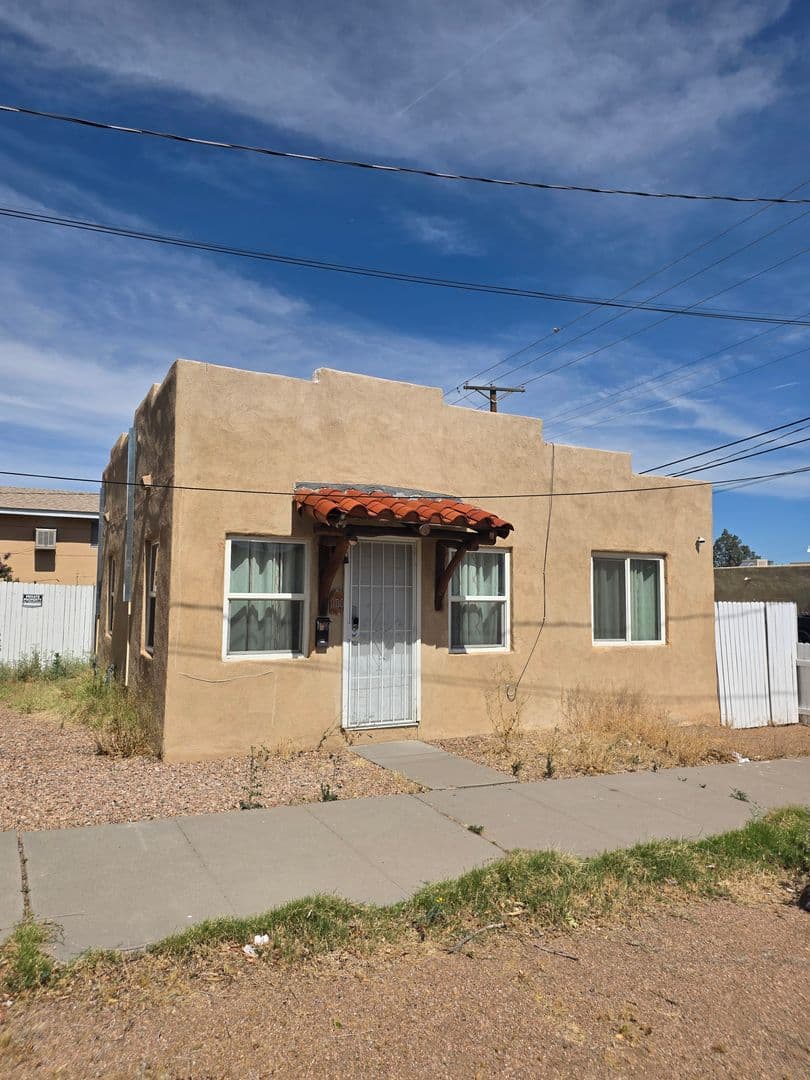 Albuquerque Apartment: 1521 Gold Ave SE