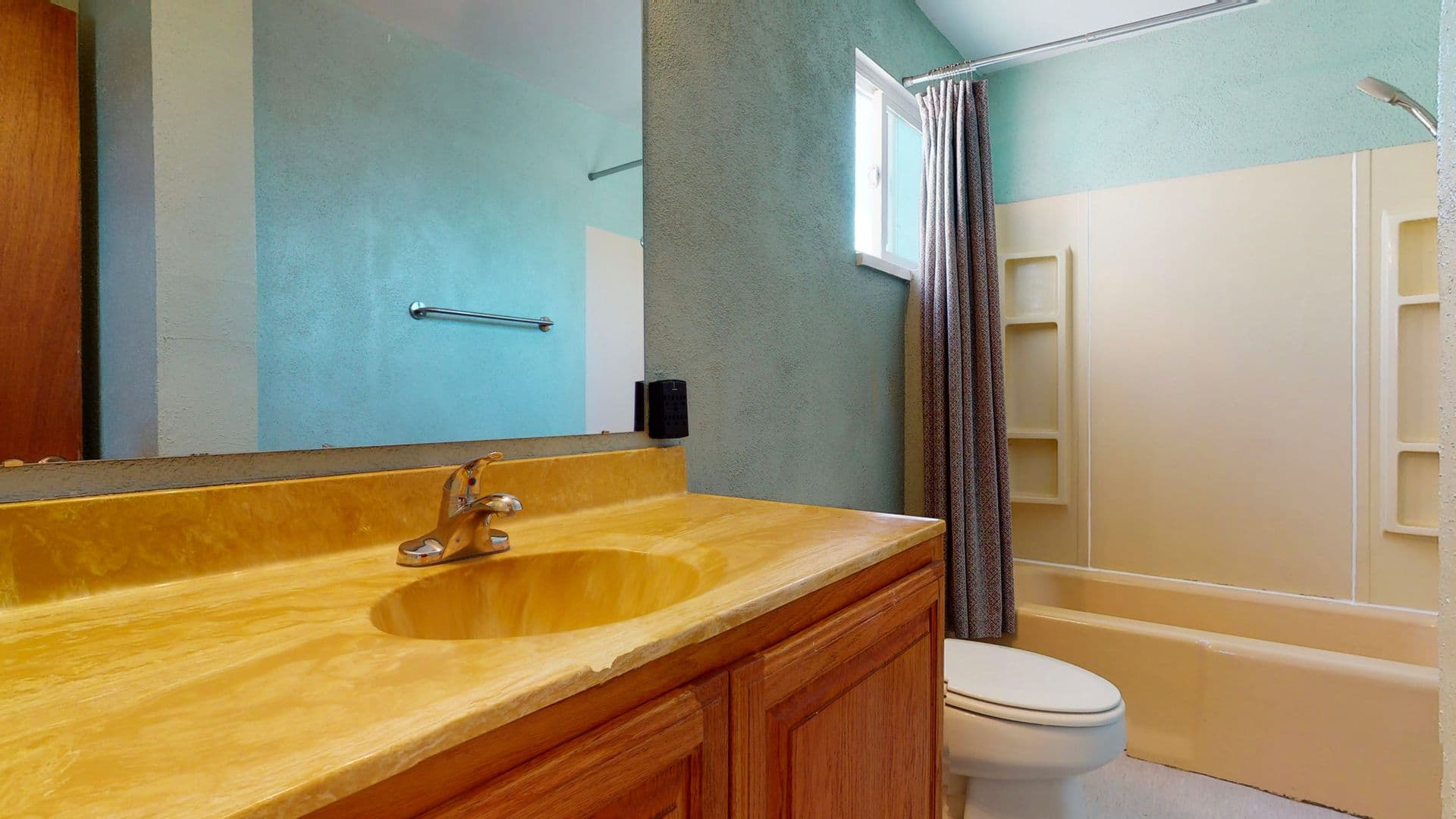 Albuquerque Apartment: 404 Prospect Ave NE