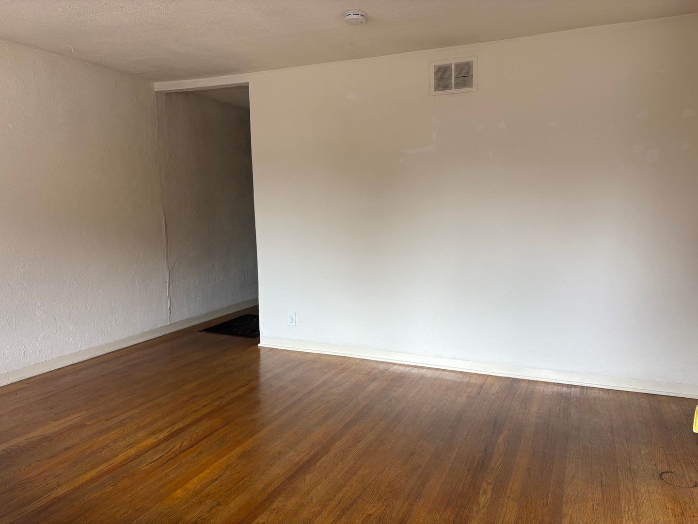Albuquerque Apartment: 223 Solano Dr NE