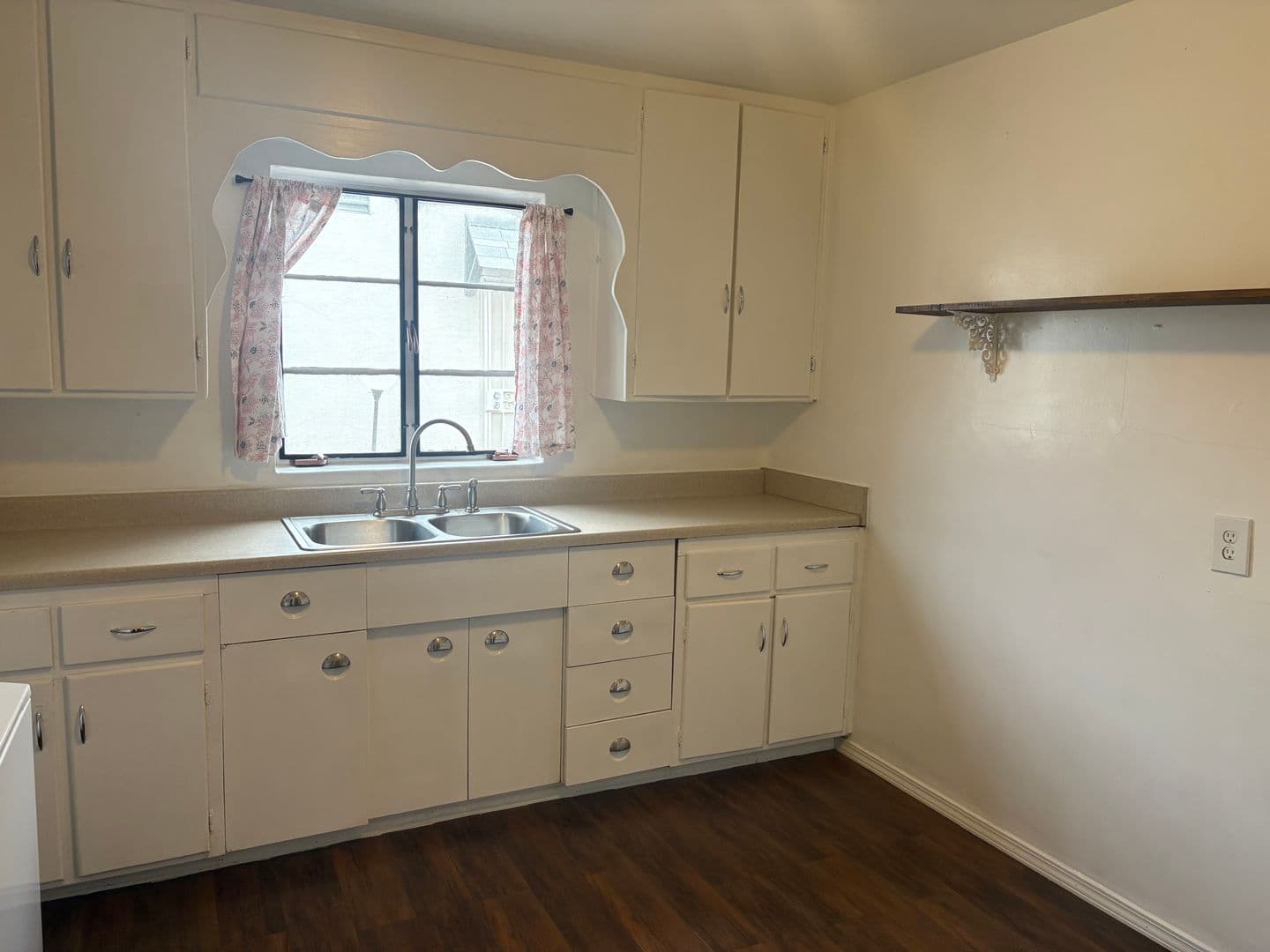 Albuquerque Apartment: 223 Solano Dr NE